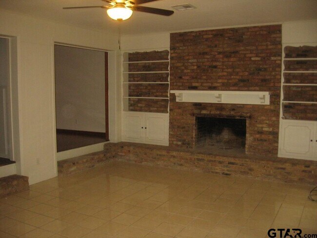 Foto del edificio - 1332 E Hankerson St