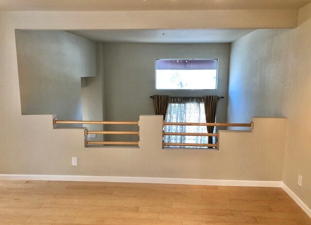 Foto del edificio - 7 E Court Ln