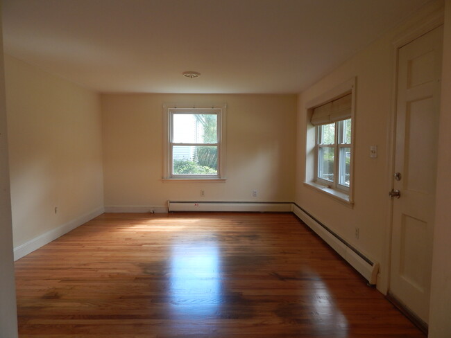 Living room - 163 Holm Ave