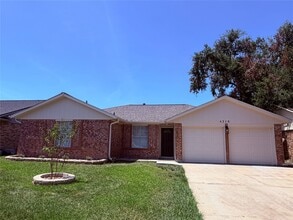 Building Photo - 4210 Steep Rock Dr