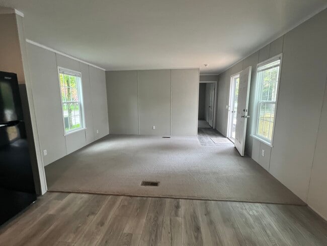 Building Photo - 2407 8 Mile Rd