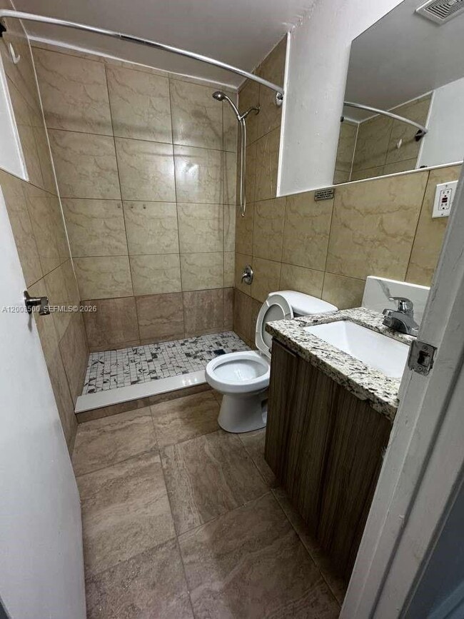 Foto del edificio - 1121 NW 40th St
