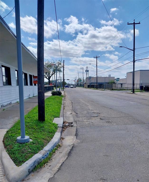 Building Photo - 3812 Garrow St