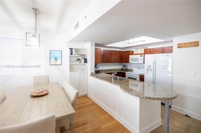 Building Photo - 7275 SW 90th St