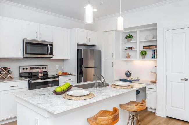 Enjoy 1 Month Free—Limited Time Offer! - Enjoy 1 Month Free—Limited Time Offer! Apartment
