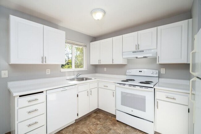Building Photo - 1st MONTH RENT FREE!! 2 bedroom 5 minutes from downtown and Pets OK!!!