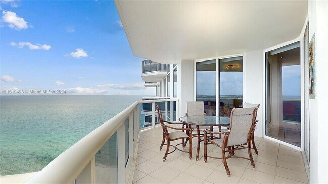 Foto del edificio - 4779 Collins Ave