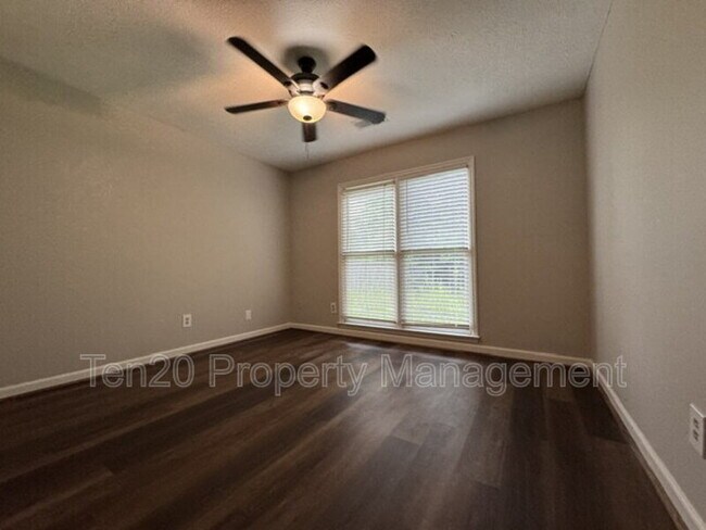 Foto del edificio - 7185 Midland Chase Loop