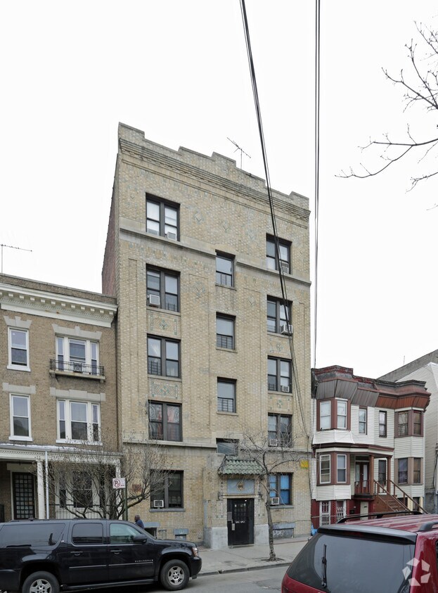 Building Photo - 2679 Briggs