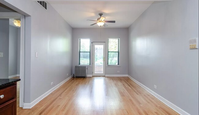 Building Photo - 5003 S Prairie Ave