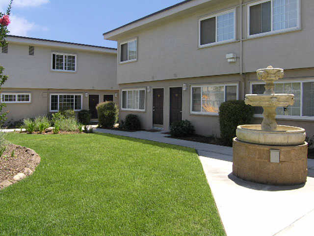 Court Yard - Whitman Villa Townhomes