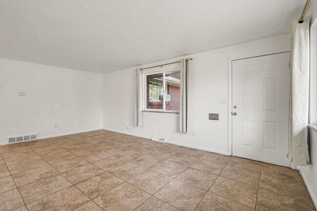 Foto del edificio - 535 S Quitman St