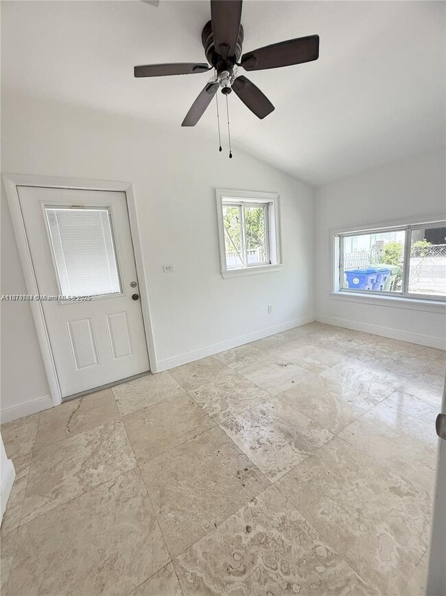 Foto del edificio - 1450 NW 35th St