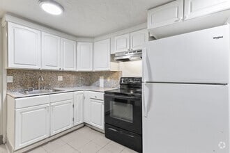 Building Photo - 4320-4328-4328 NE Maywood Pl