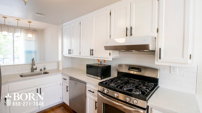 Building Photo - 601 Baltic Cir