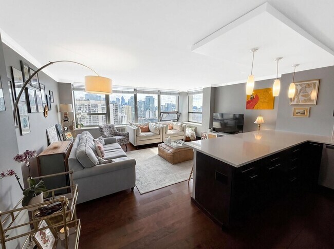 Foto del edificio - 1460 N Sandburg Terrace