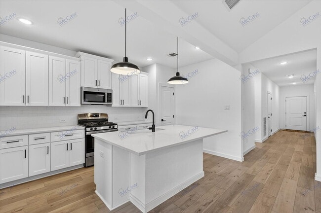 Building Photo - 2516 Tahoe Dr