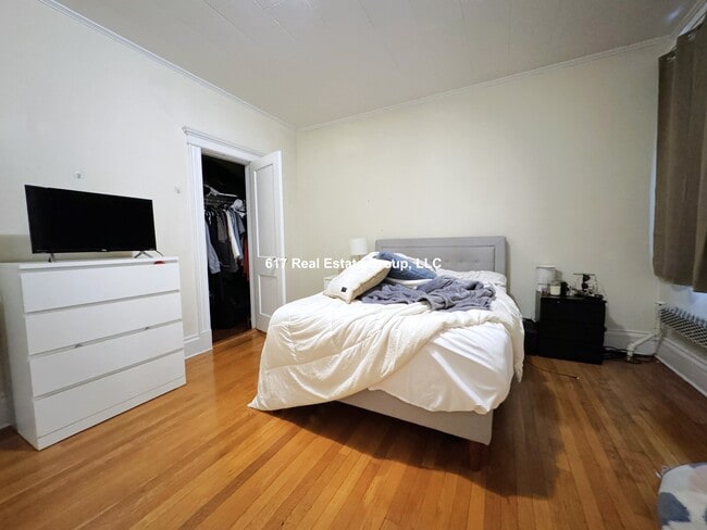 Building Photo - 18 Euston St