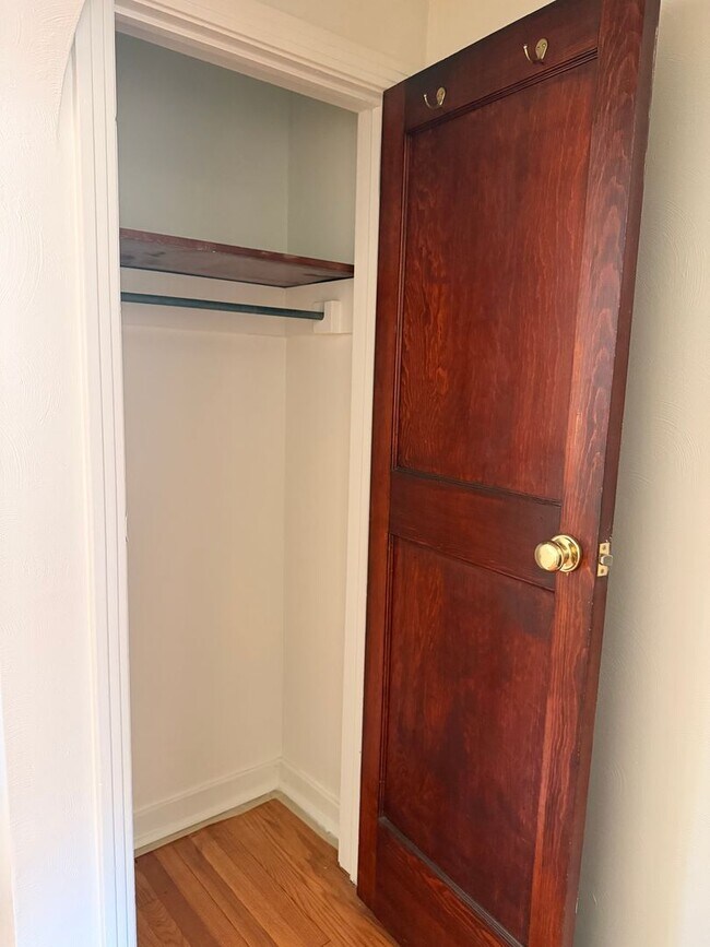 Foto del edificio - 4861 Bull Creek Rd