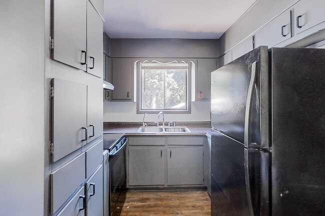 Photo - 1395 Stoneham Court Apartment