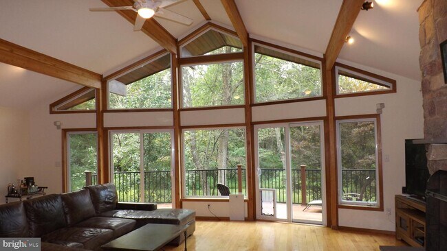 Building Photo - 325 Cafferty Rd