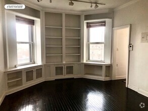 Building Photo - 55 E 93rd St