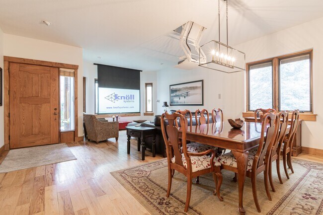 Foto del edificio - 1601 W Silver Springs Rd