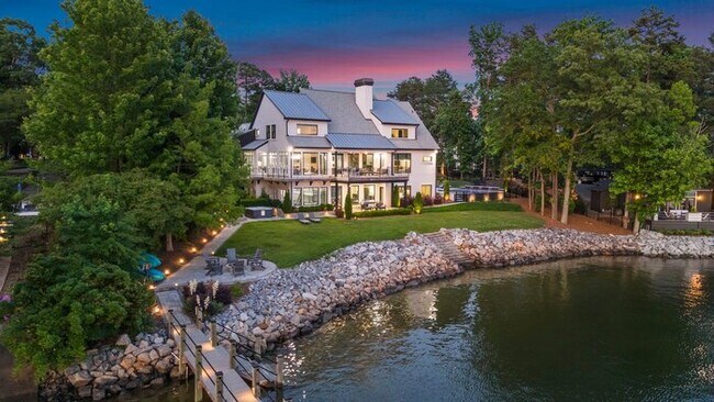 Foto del edificio - Sterling on Strawpocket