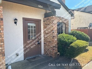 Building Photo - 611 Oriole Blvd