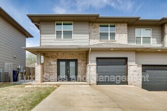Building Photo - 7907 NW 135th Terrace