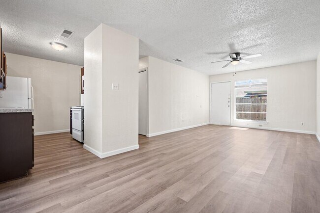 Foto del edificio - 2204 Wheeler Ave