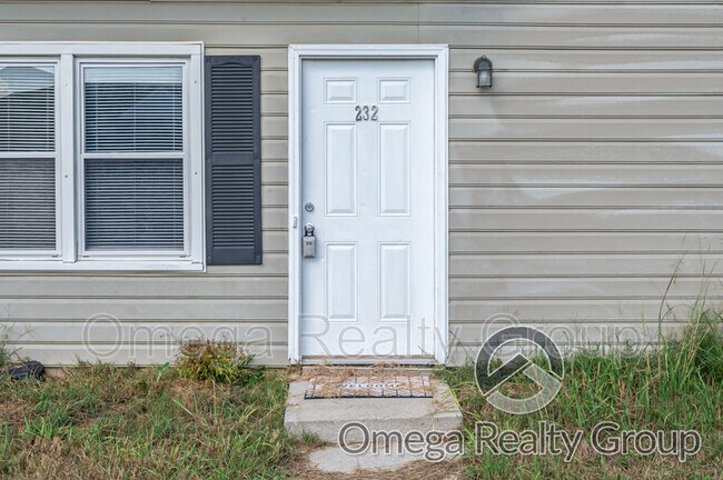 Building Photo - 232 Laurel Cir