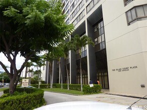 Building Photo - 2499 Kapiolani Blvd