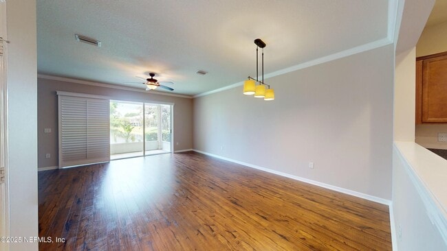 Building Photo - 6937 Woody Vine Dr