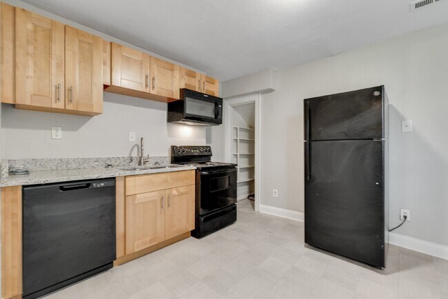 Foto del edificio - PORTSMOUTH TOWNHOME - 2 BED, 2 FULL BATH FOR RENT BY PMI VIRGINIA