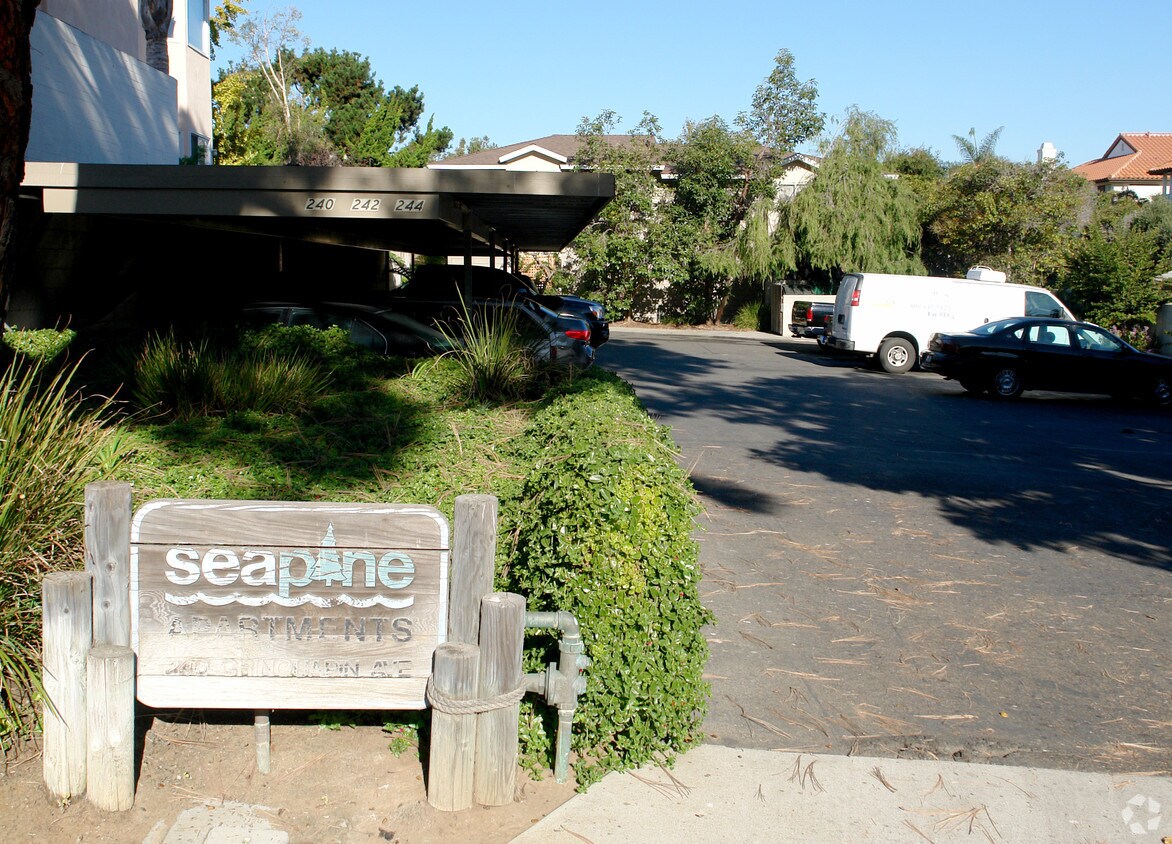 Foto del edificio - 240 Chinquapin Ave