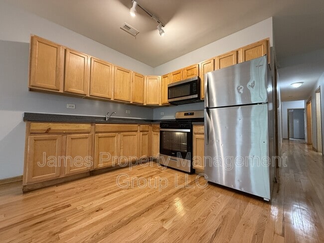 Building Photo - 3112 W Monroe St