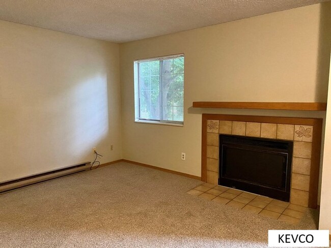 Building Photo - Awesome Condo Within Walking Distance to CSU!