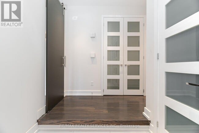 Building Photo - 685 Montbeck Crescent