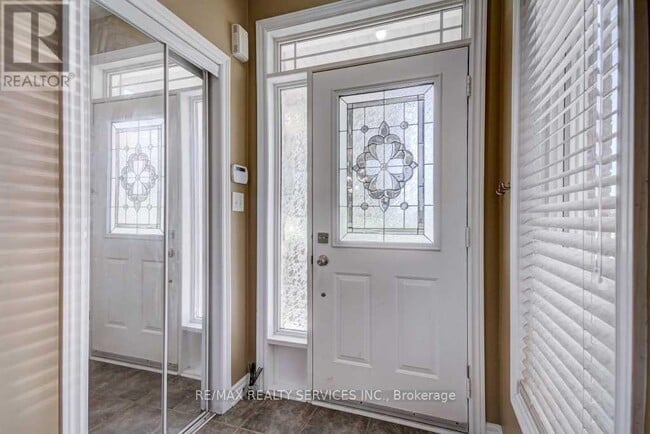 Photo du bâtiment - 19 Putnam Dr