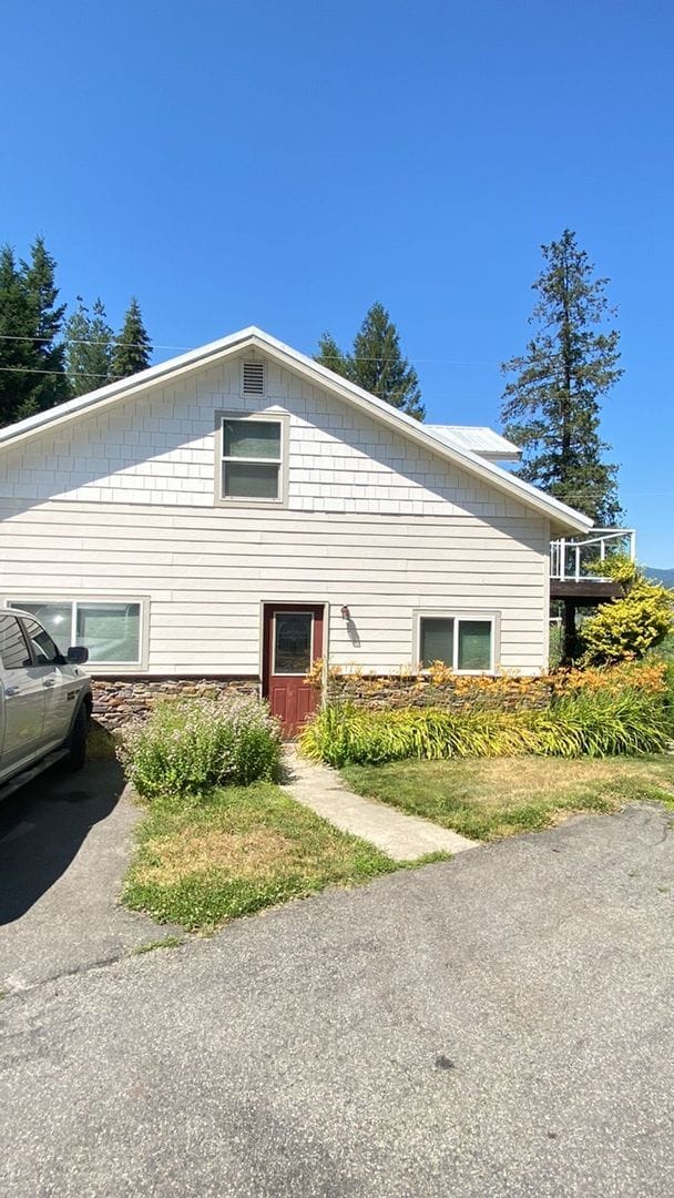 Building Photo - Lakeview Property in Hauser; Utilities Inc...