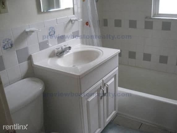 Primary Photo - 24 Sidlaw Rd