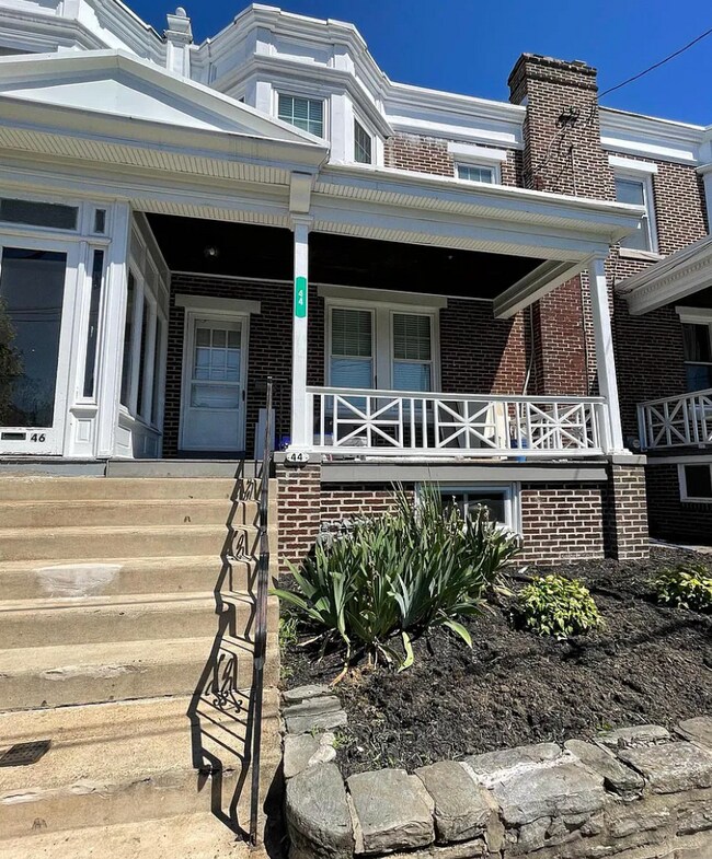 Building Photo - 44 Walton Ave