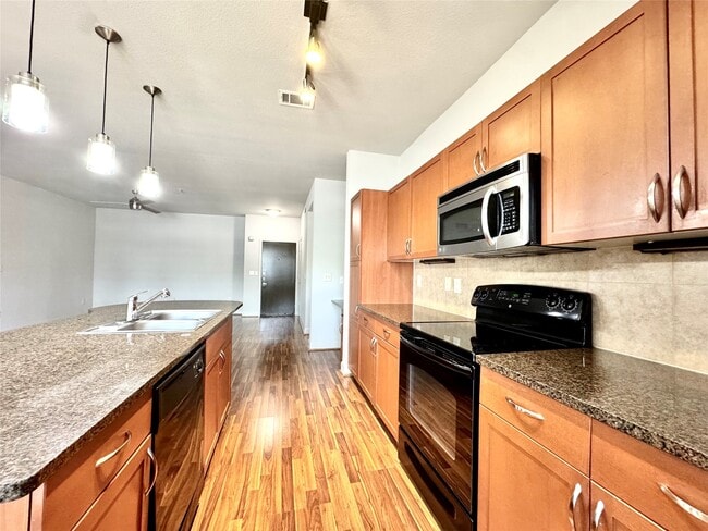 Building Photo - 3333 Weslayan St