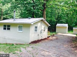 Building Photo - 156 Martins Farm Rd