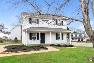 Building Photo - 105 Oakcreek Dr
