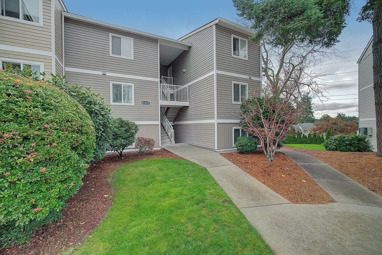 Primary Photo - 2bd/1ba Kirkland Condo