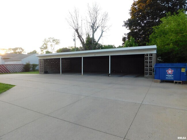 Building Photo - 411 34th Ave