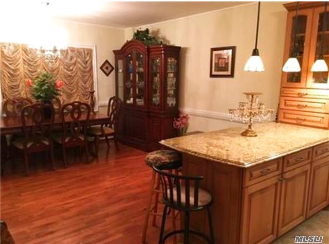 Foto principal - 32-26 162nd St