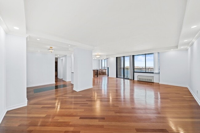 Building Photo - 200 Winston Dr